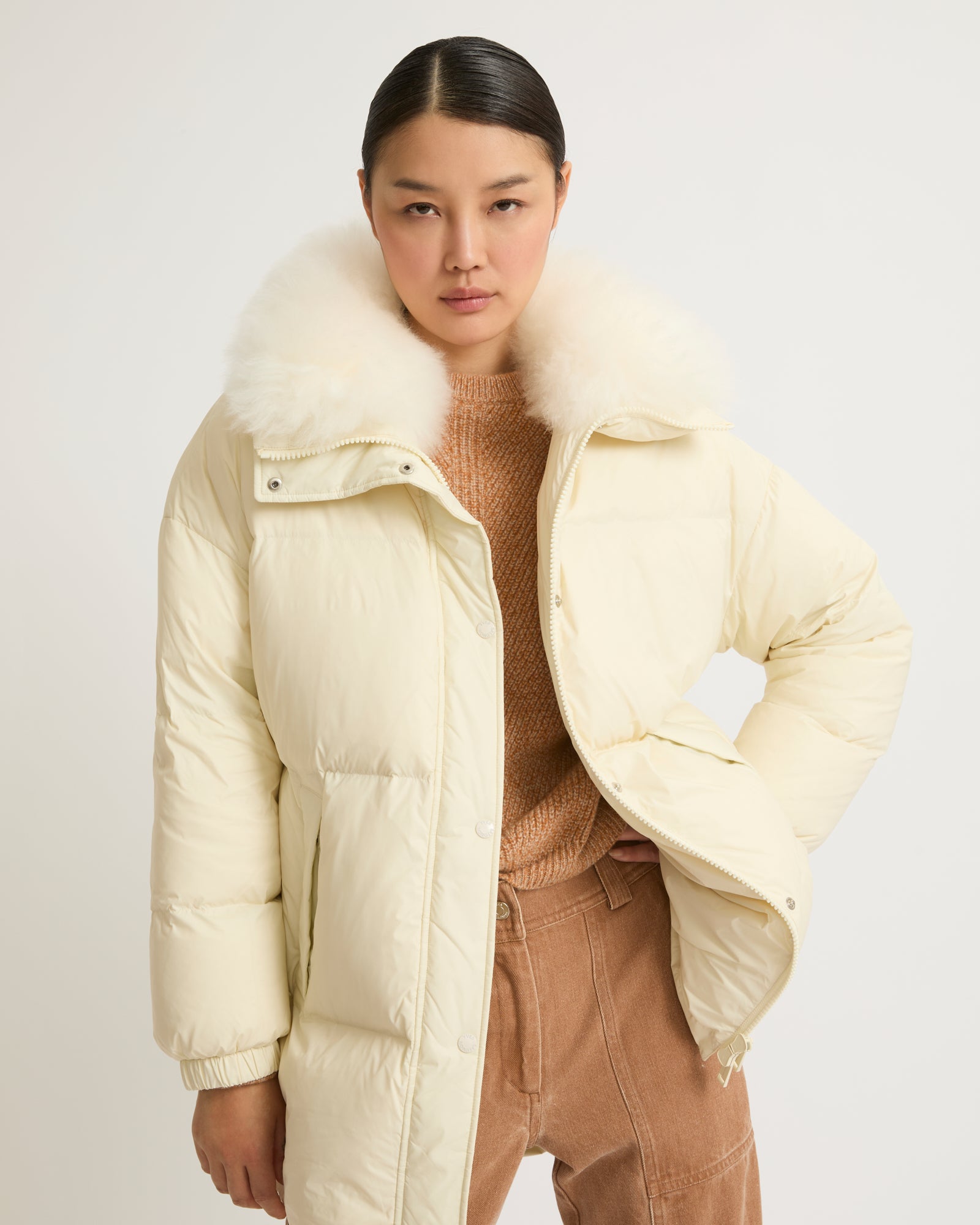 Doudoune col montant en agneau à laine vaporeuse-Yves Salomon - Soldes d'hiver - Winter Sale