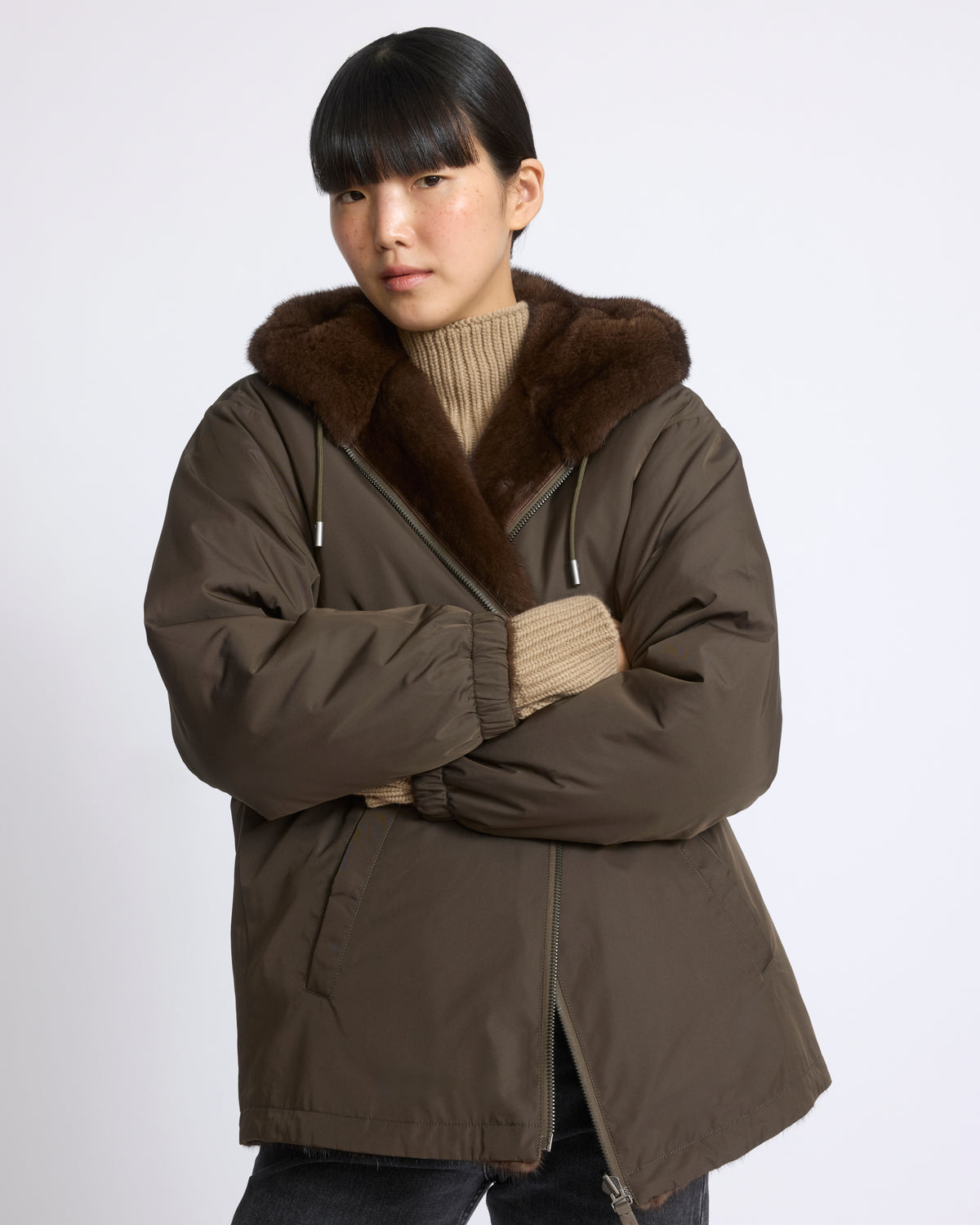 Sweat à capuche en tissu technique réversible avec fourrure de vison - Yves Salomon - Nouvelle collection Automne Hiver