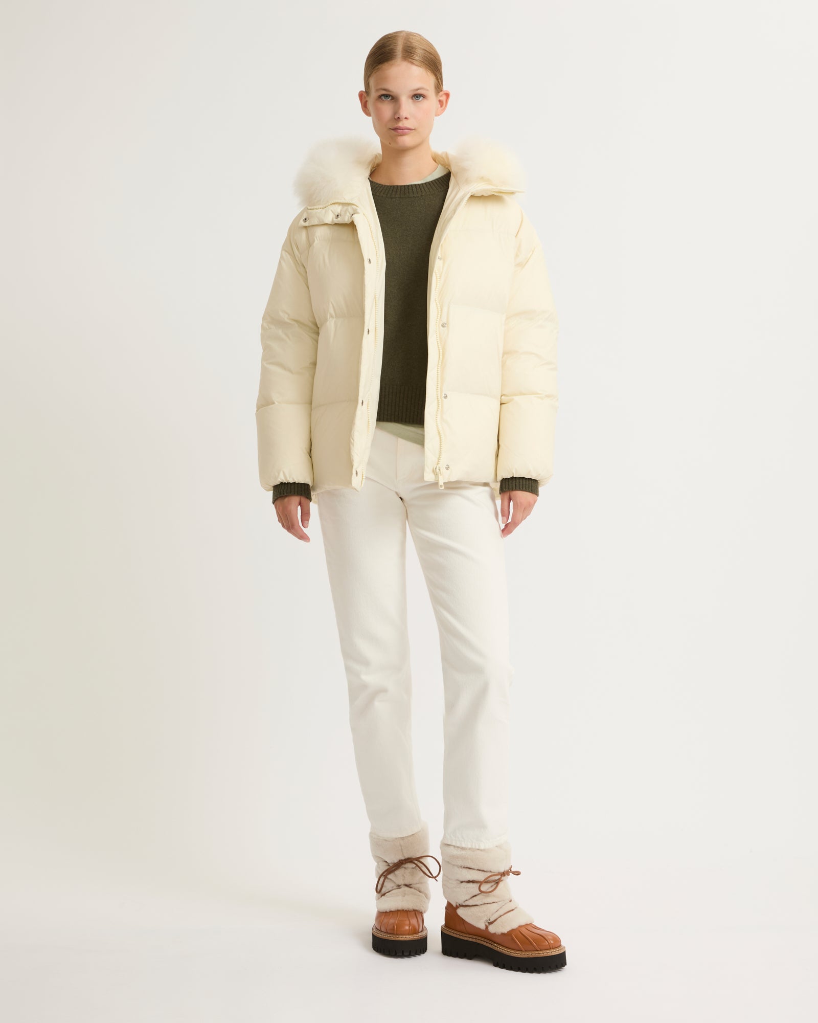 Doudoune à capuche en agneau à laine vaporeuse-Yves Salomon - Soldes d'hiver - Winter Sale
