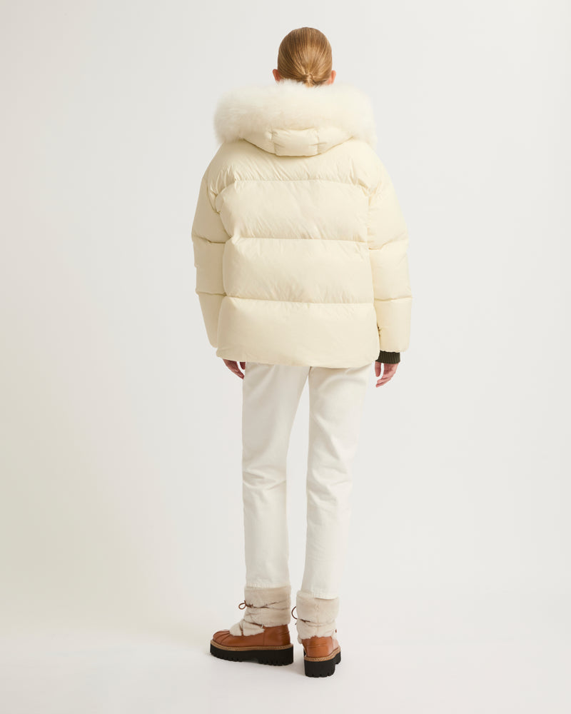Doudoune à capuche en agneau à laine vaporeuse-Yves Salomon - Soldes d'hiver - Winter Sale