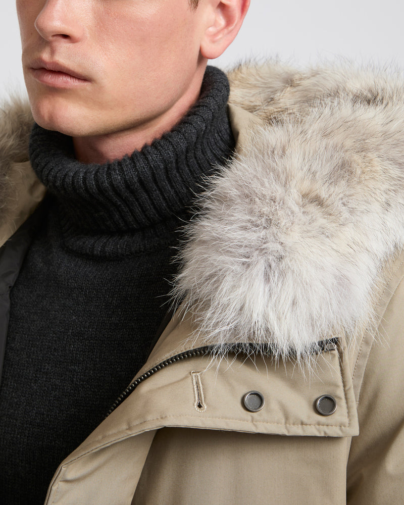 Parka iconique en coton mélangé imperméable et fourrure de coyote