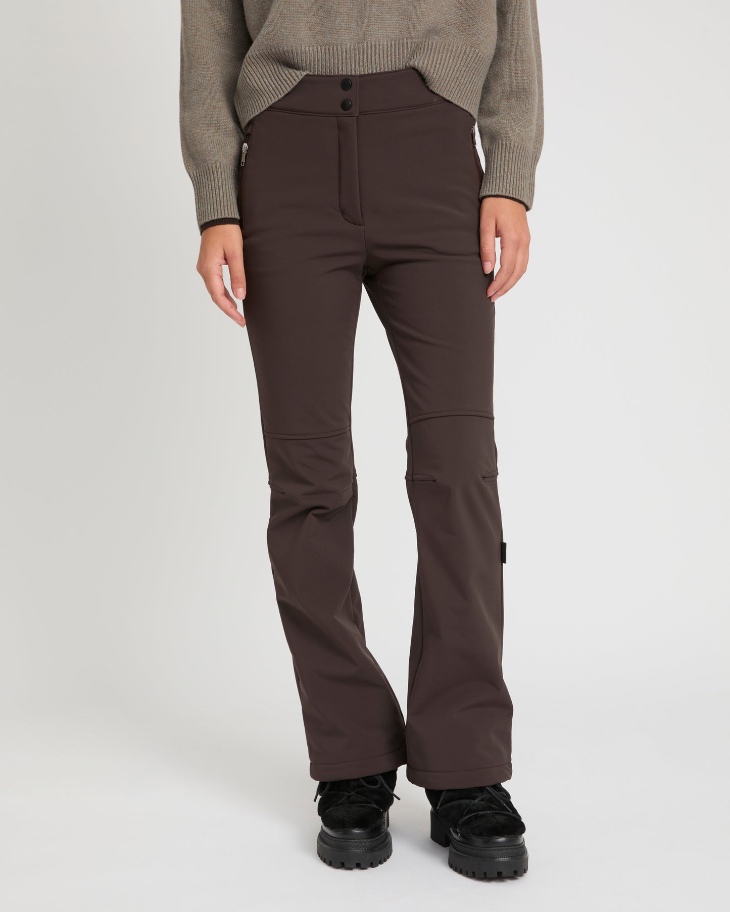 pantalon-fitte-evase-tissu-softshell-pine-cone-25wkp017xxs25wa2213 -Yves Salomon