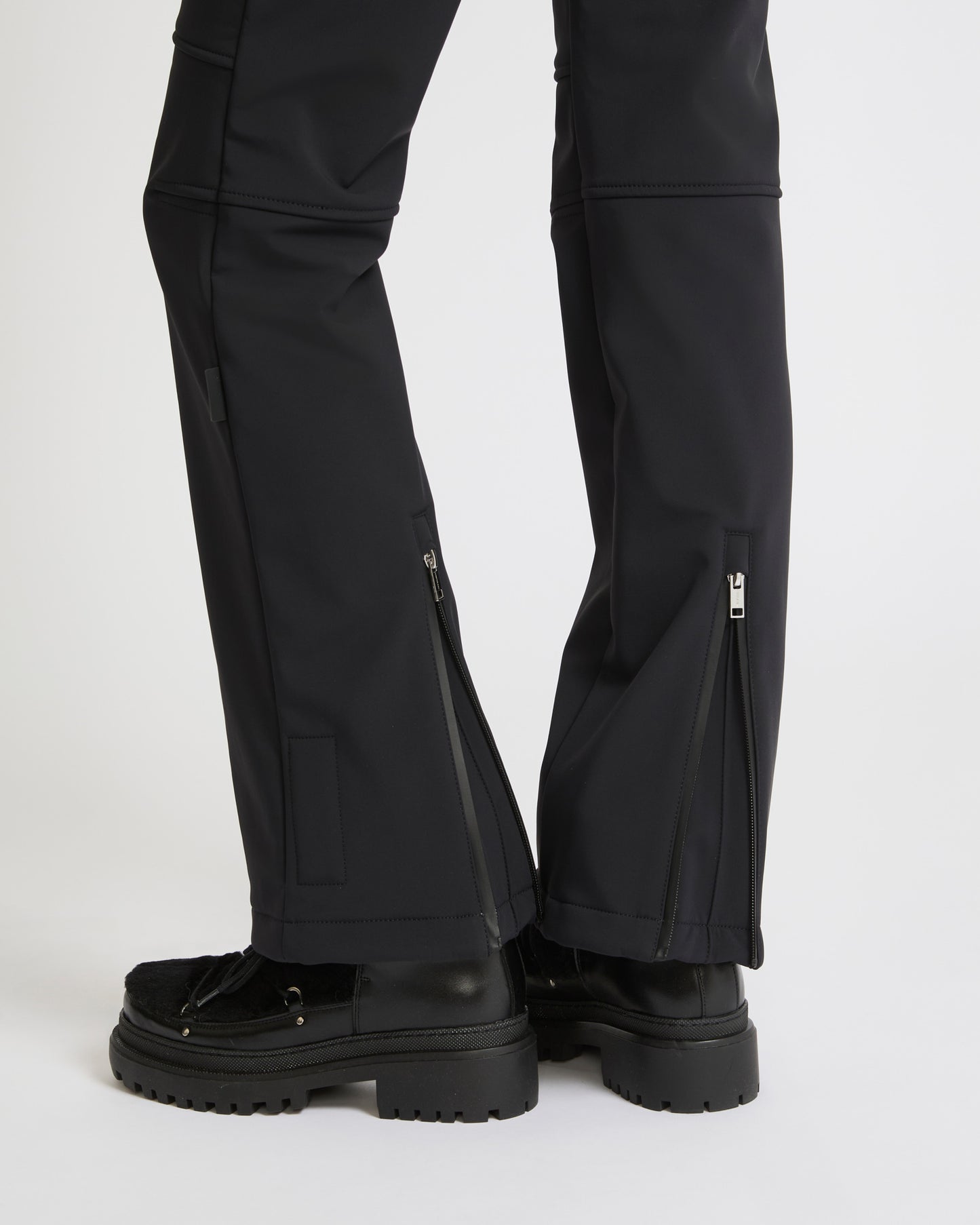 pantalon-fitte-tissu-softshell-noir-24wkp012xxs25wc99 -Yves Salomon