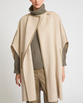 Cape en lainage cachemire double-face avec boutons en cuir