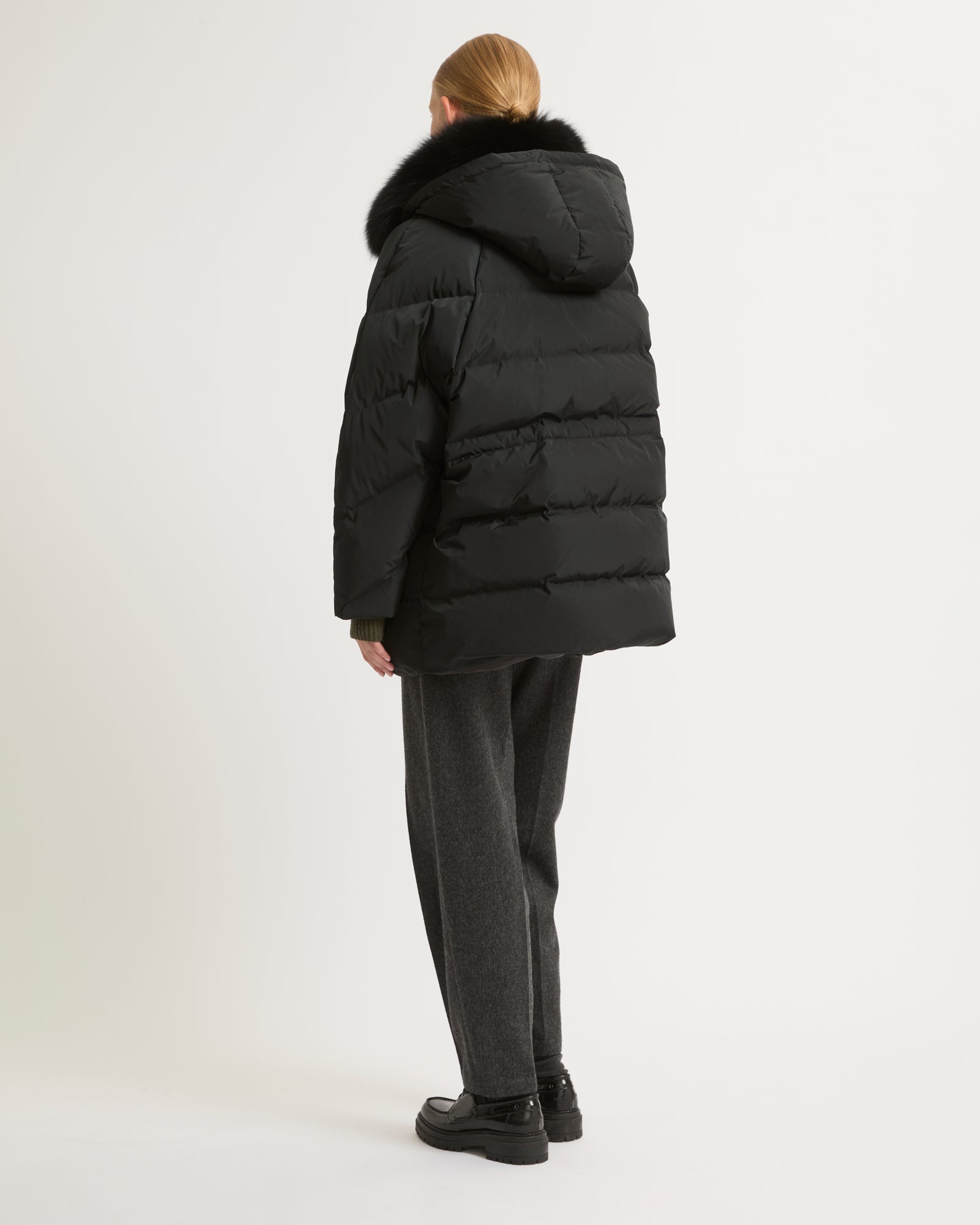 ✨ほぼ未使用✨MooRER Mouton Switching Down Coat MO&Co. Women's Velcro Detail Down Puffer Coat