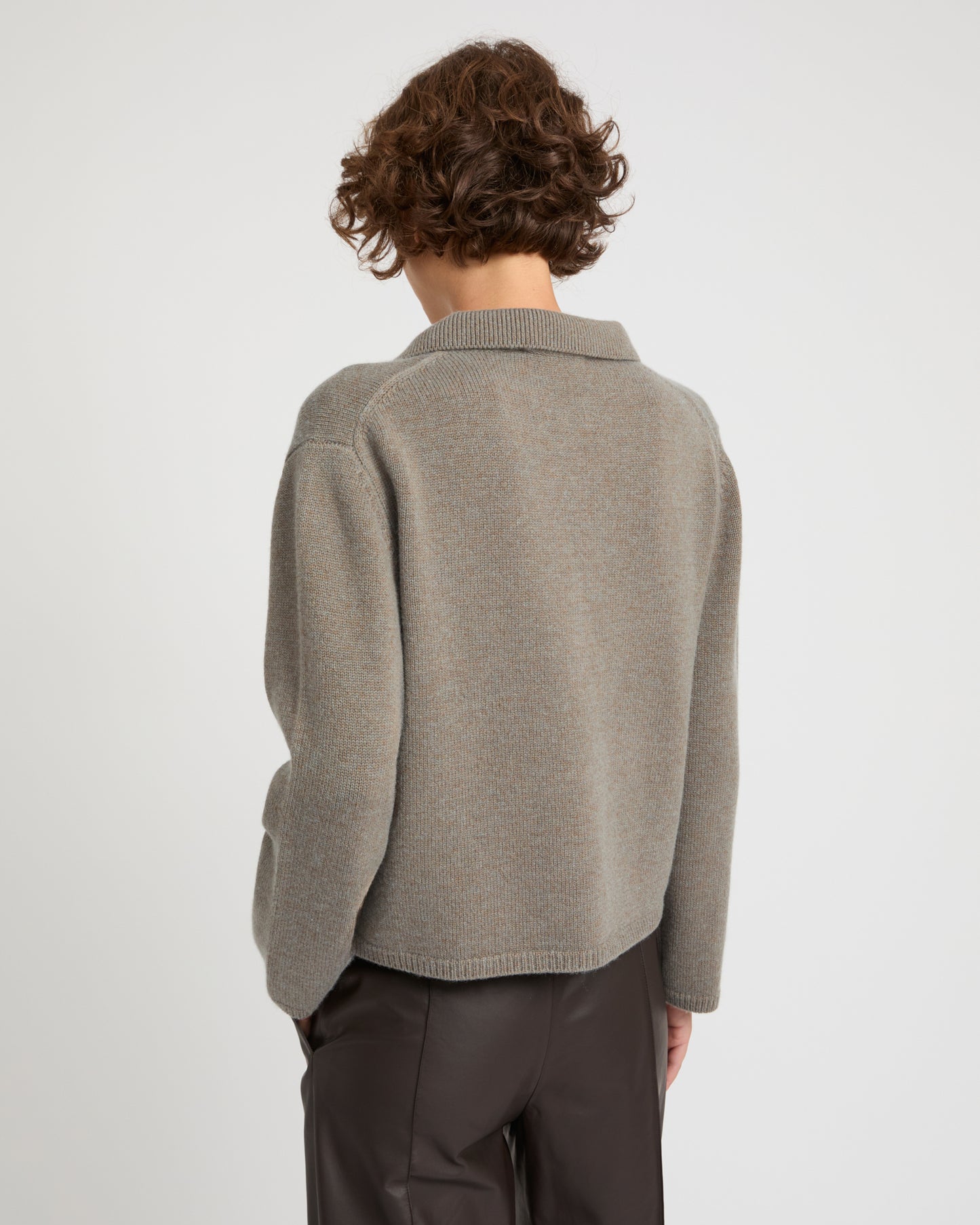 Pull à col V en laine et cachemire