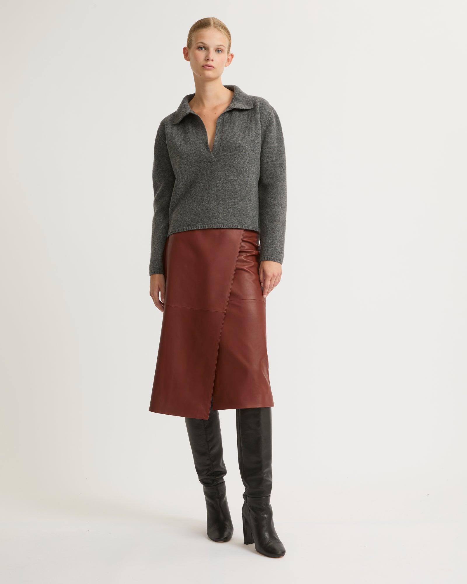 Soldes d'hiver  - Yves Salomon -Jupe à panneaux en cuir d'agneau