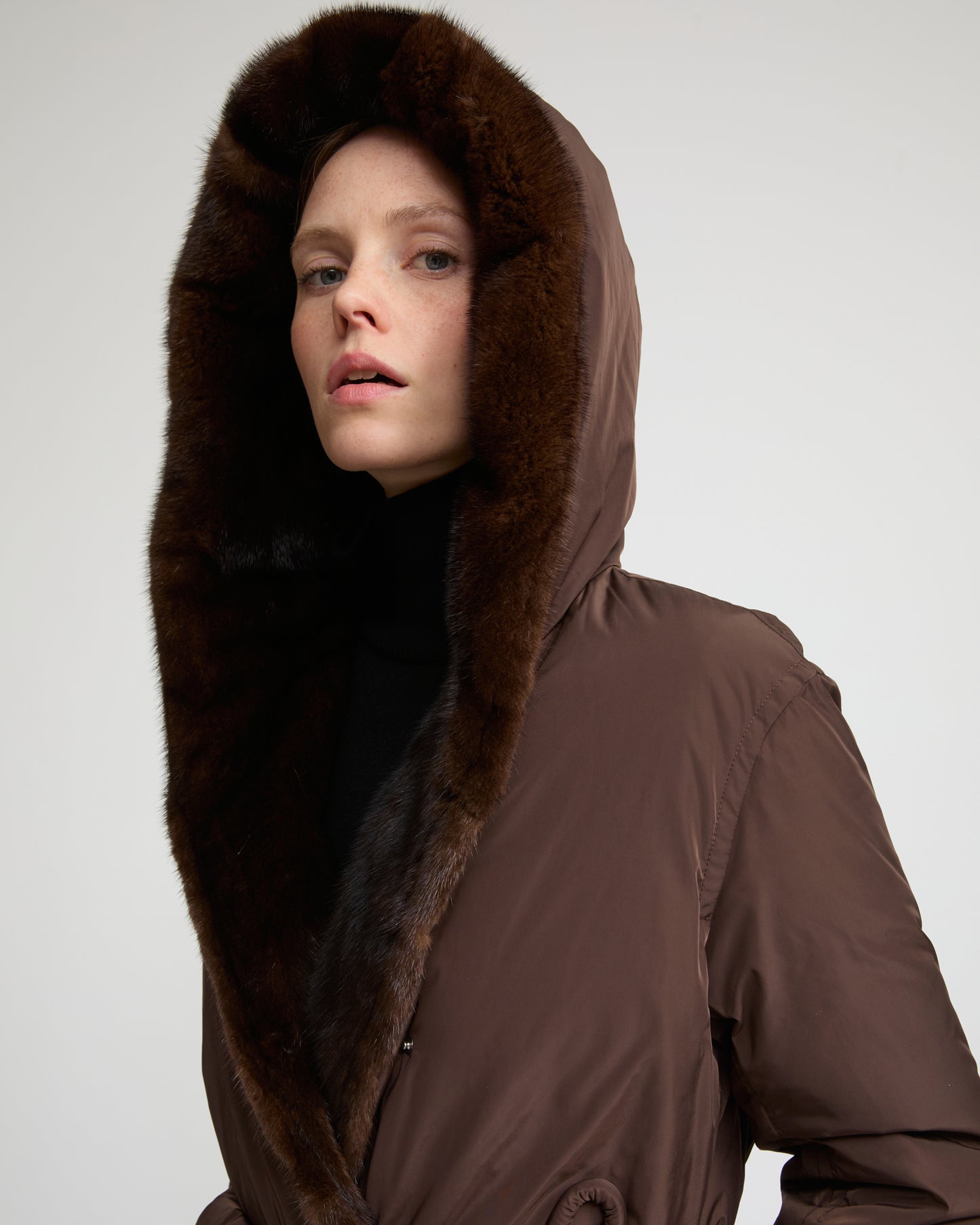 Manteau doudoune longue en tissu technique et fourrure de vison