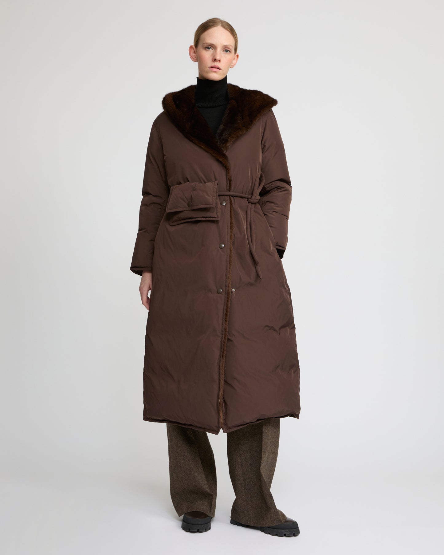 Manteau doudoune longue en tissu technique et fourrure de vison