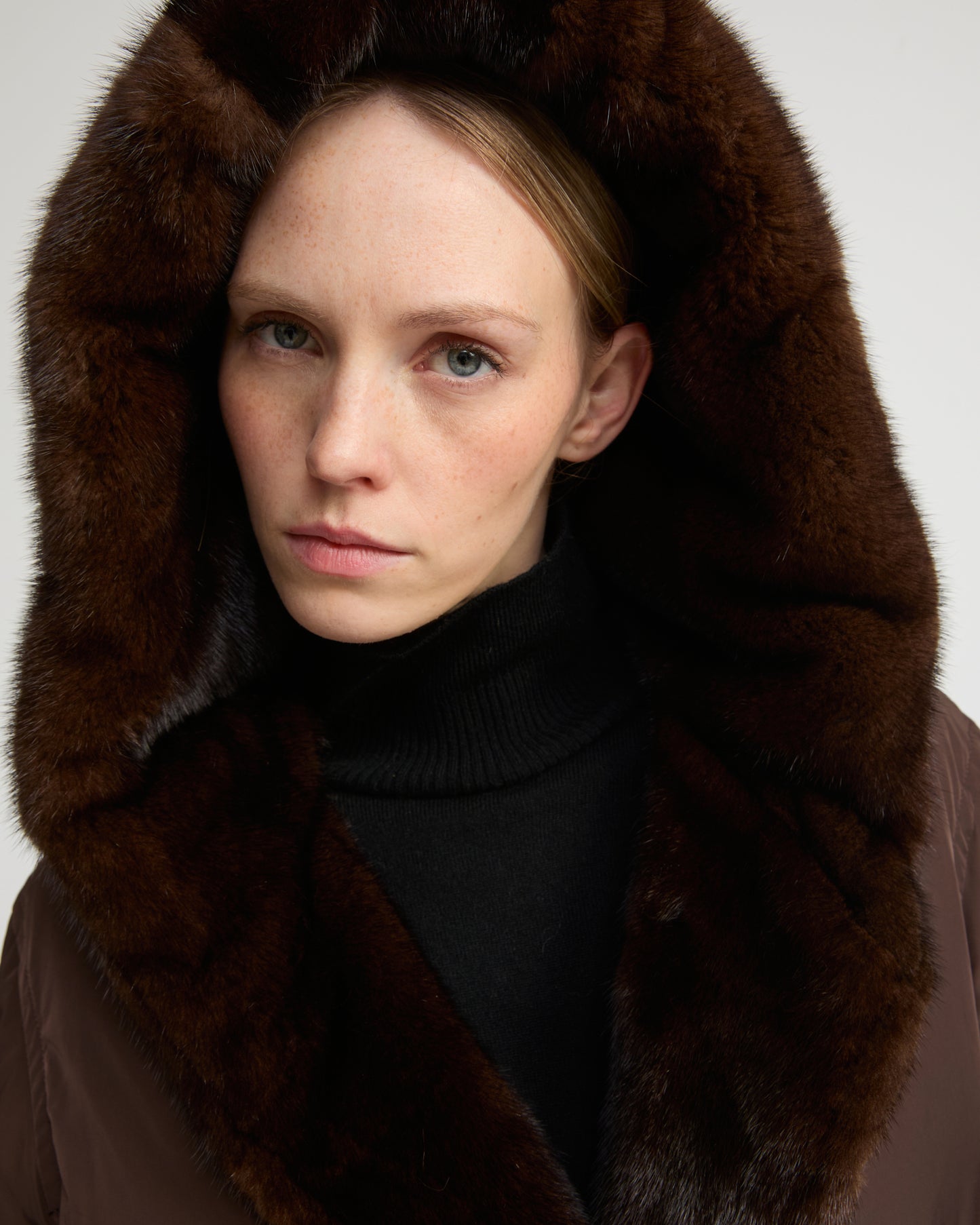 Manteau doudoune longue en tissu technique et fourrure de vison