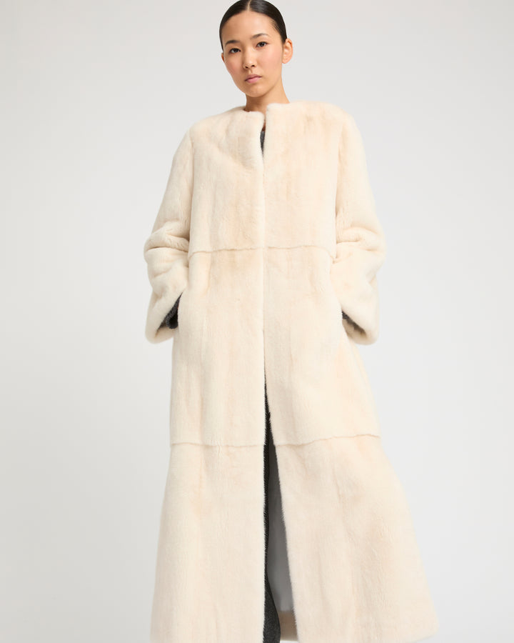 Maxi manteau ceinturé en fourrure de vison long poil