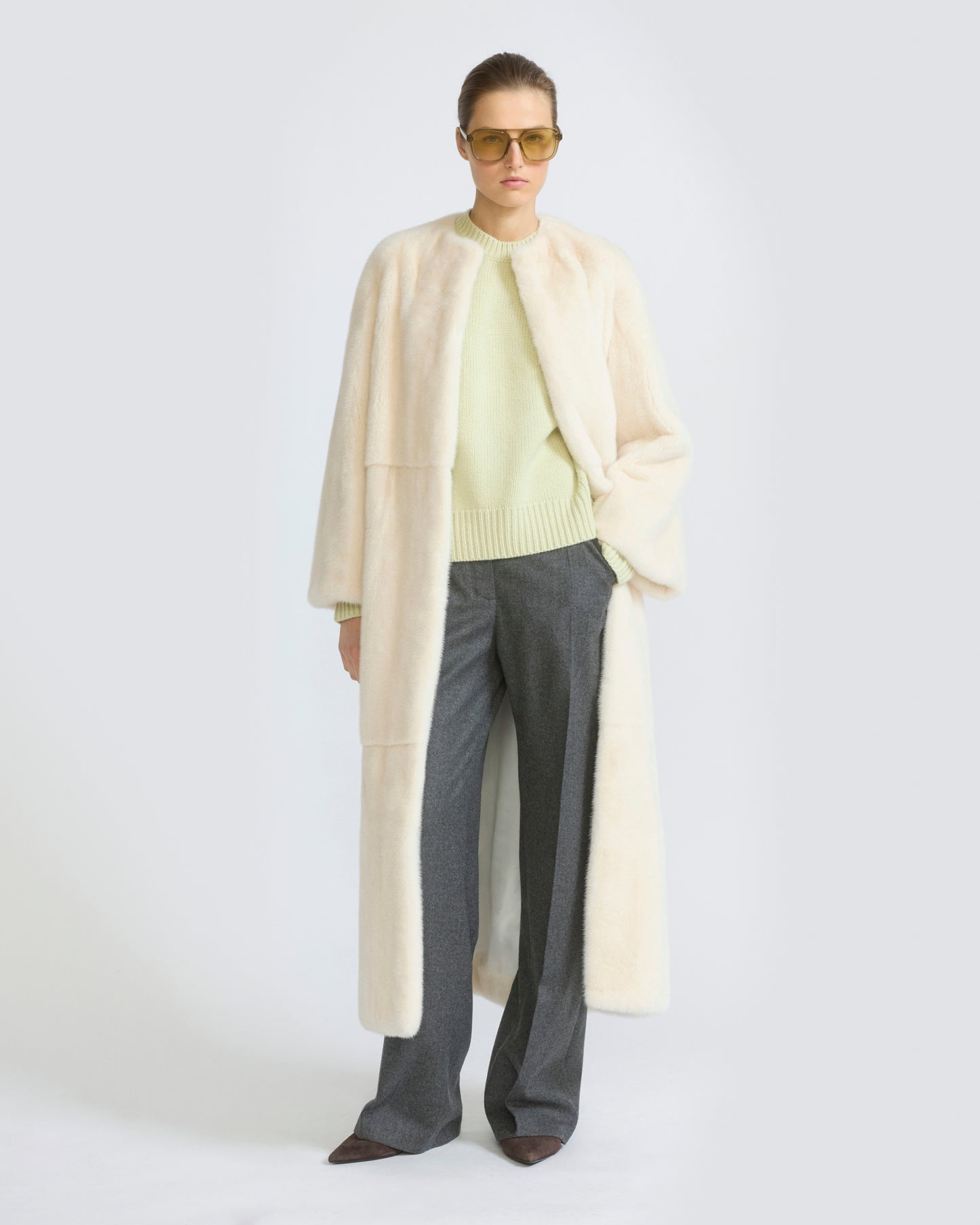 Manteau long ceinturé en fourrure de vison long poil