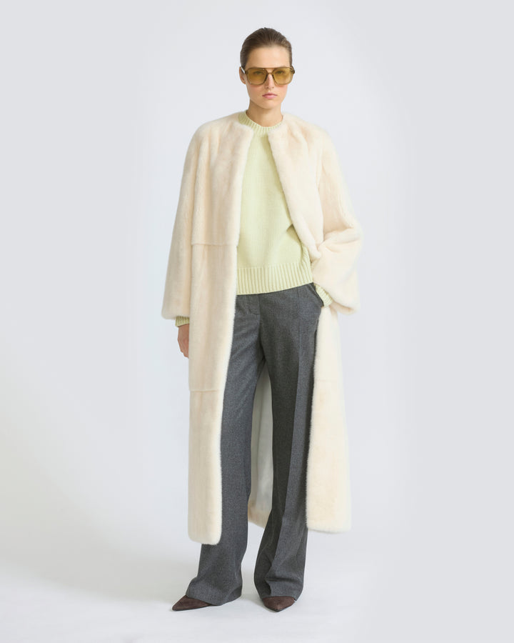 Manteau long ceinturé en fourrure de vison long poil