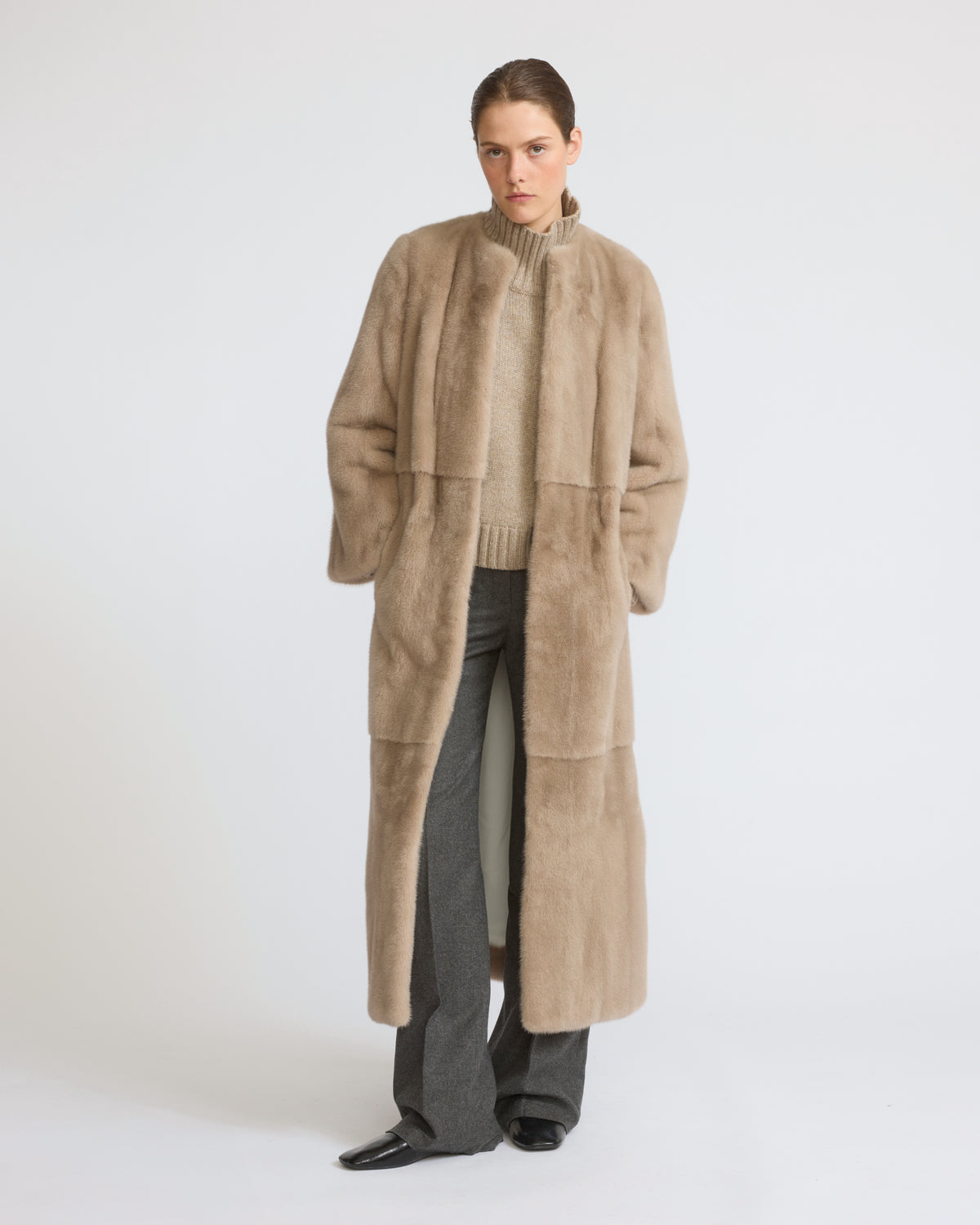 Manteau long ceinturé en fourrure de vison long poil - Yves Salomon - Nouvelle collection Automne Hiver