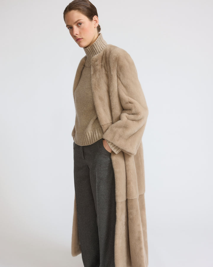 Manteau long ceinturé en fourrure de vison long poil - Yves Salomon - Nouvelle collection Automne Hiver