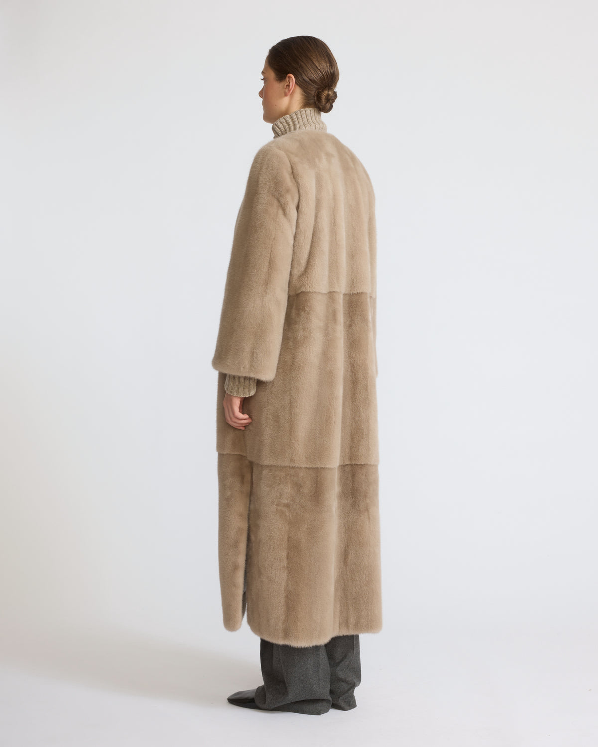 Manteau long ceinturé en fourrure de vison long poil - Yves Salomon - Nouvelle collection Automne Hiver