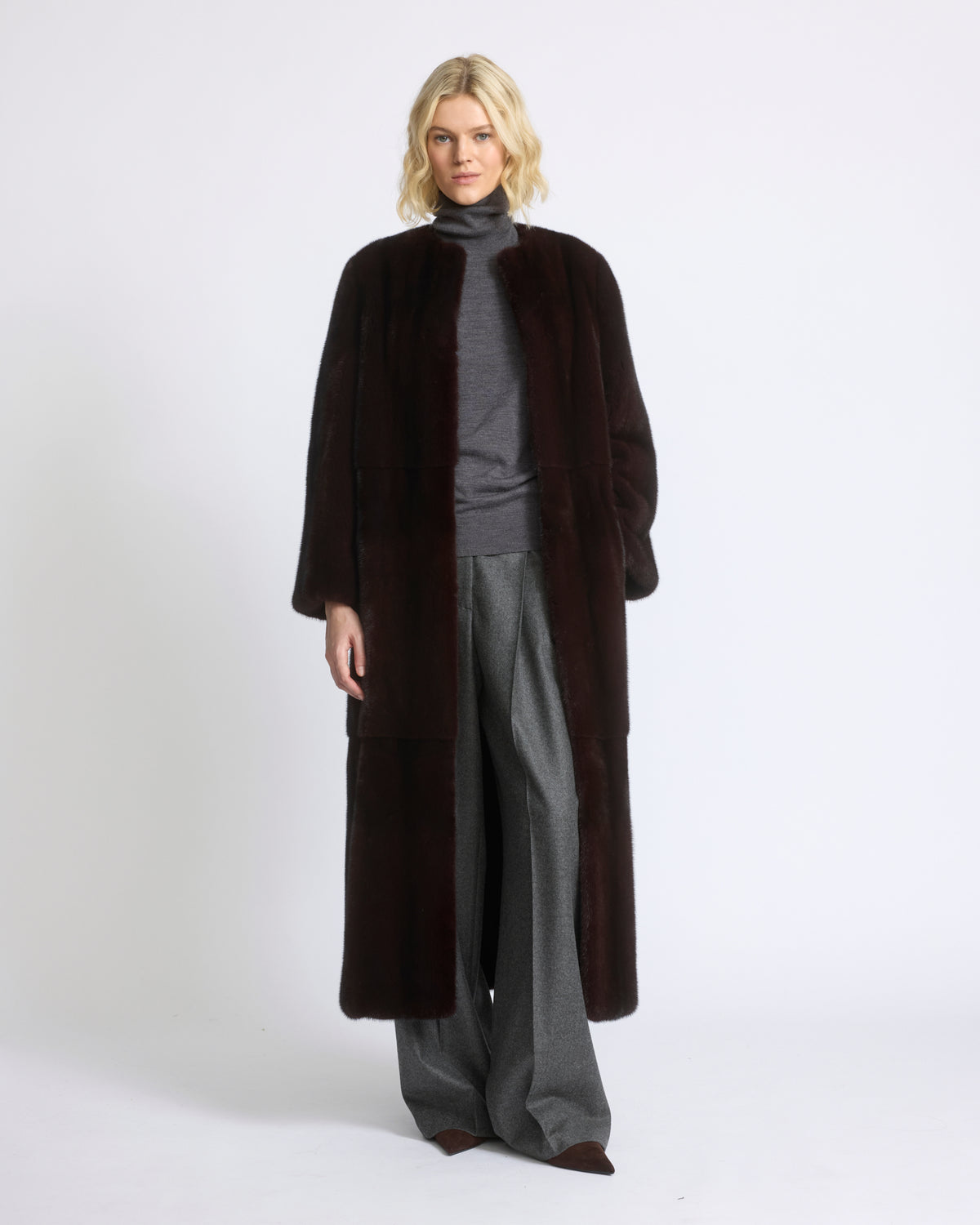 Manteau long ceinturé en fourrure de vison long poil - Yves Salomon - Nouvelle collection Automne Hiver