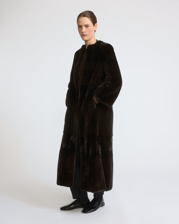 Manteau long ceinturé en fourrure de vison long poil - Yves Salomon - Nouvelle collection Automne Hiver