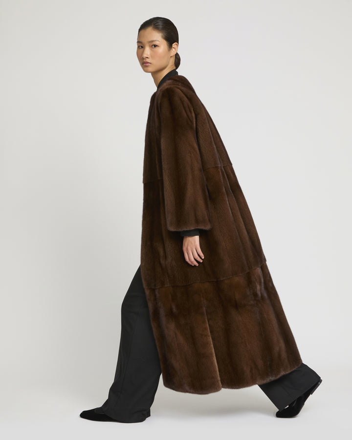 Maxi manteau ceinturé en fourrure de vison long poil