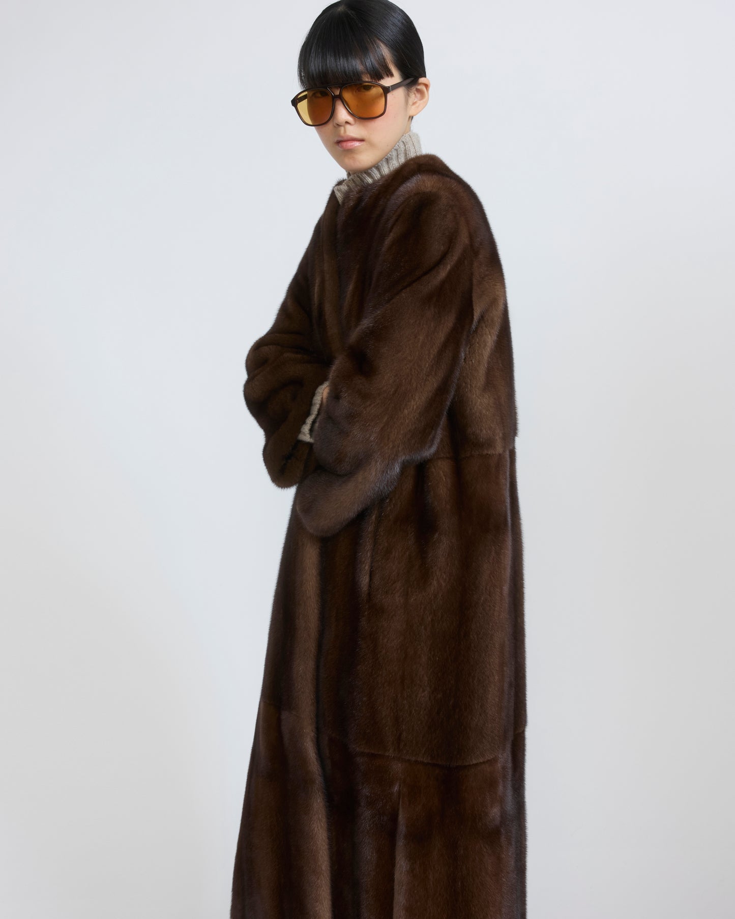Manteau long ceinturé en fourrure de vison long poil