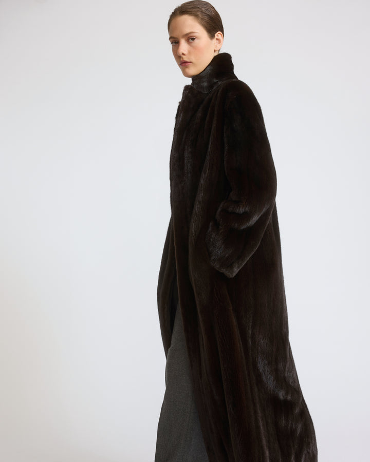 Manteau long en fourrure de vison long poil - Yves Salomon - Nouvelle collection Automne Hiver