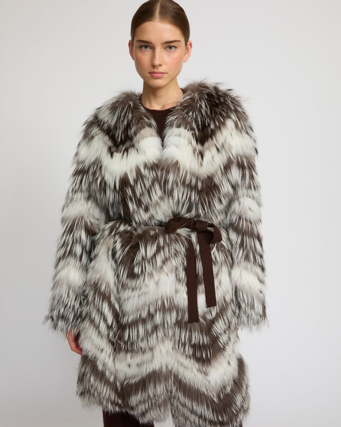 Manteau ceinturé en maille mérinos et fourrure de renard