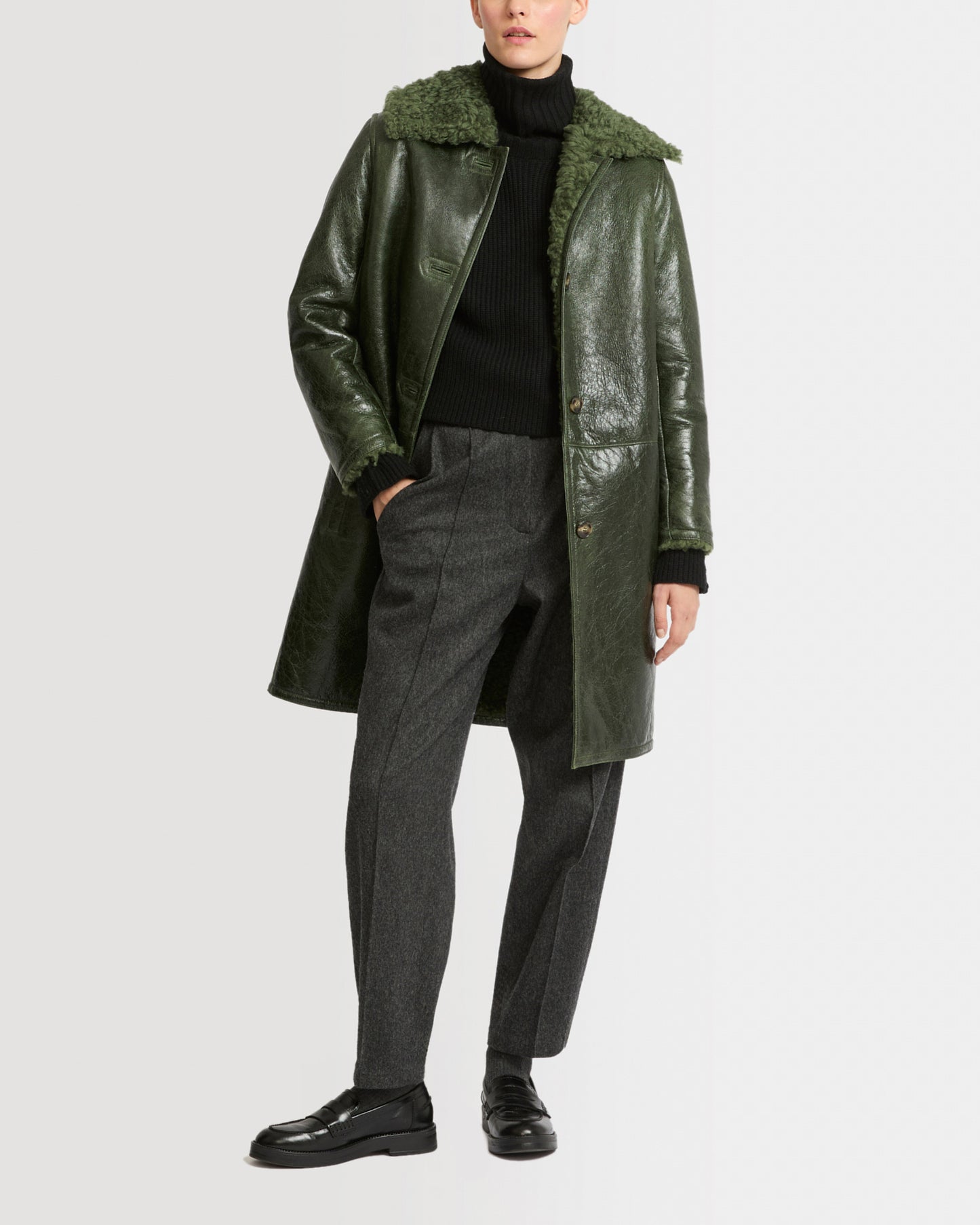 Manteau droit col plat en mérinos vernis