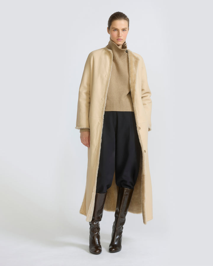 Manteau extra long en peau lainée d'agneau