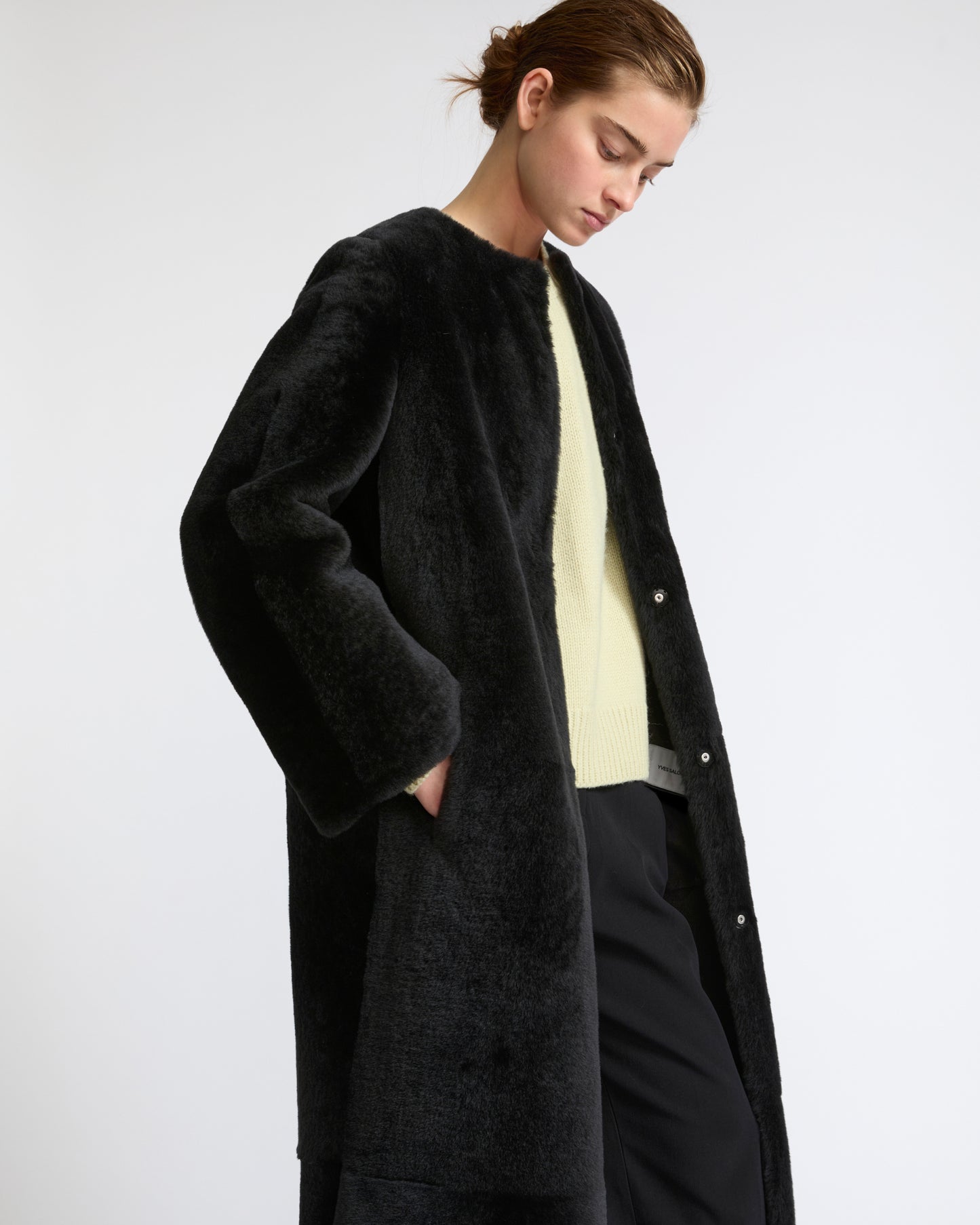 Manteau extra long en peau lainée d'agneau- Yves Salomon - Nouvelle collection Automne Hiver