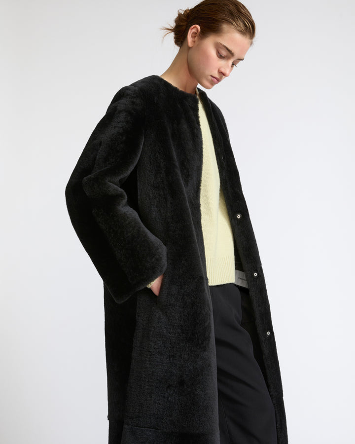 Manteau extra long en peau lainée d'agneau- Yves Salomon - Nouvelle collection Automne Hiver