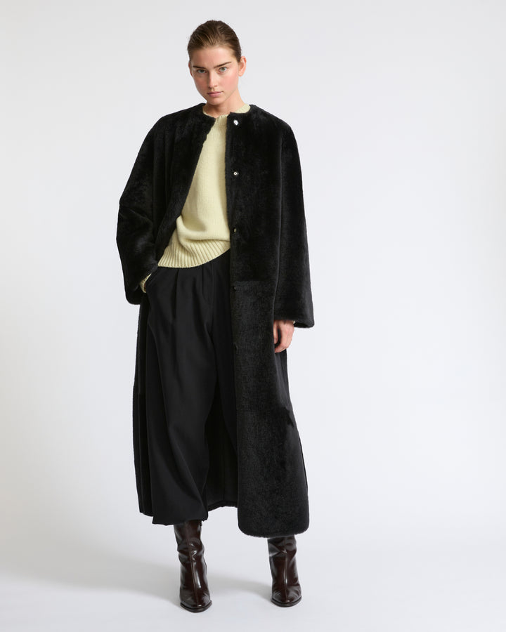 Manteau extra long en peau lainée d'agneau- Yves Salomon - Nouvelle collection Automne Hiver