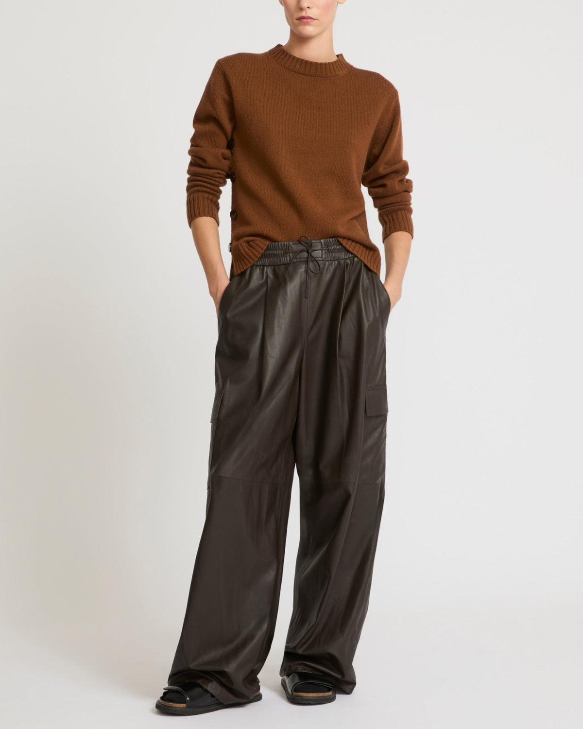 pantalon-ample-en-cuir-dagneau-fin-marron-25wyp204xxapara2009 -Yves Salomon