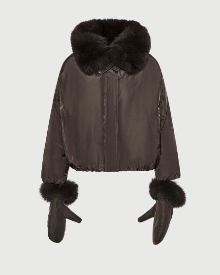 Doudoune courte en tissu technique et col amovible en fourrure de renard- Yves Salomon - Nouvelle collection Automne Hiver