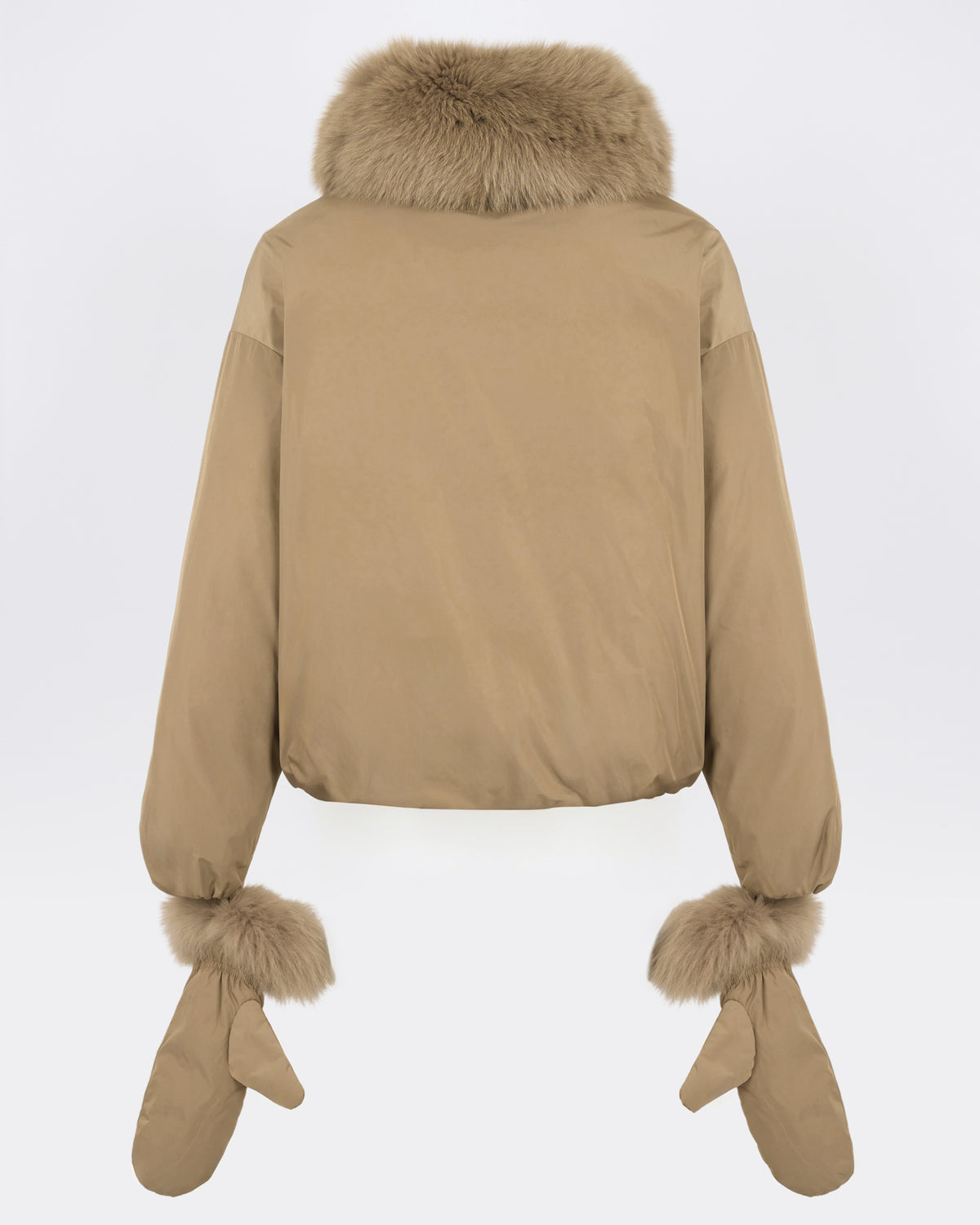 Doudoune courte en tissu technique et col amovible en fourrure de renard - Yves Salomon - Nouvelle collection Automne Hiver