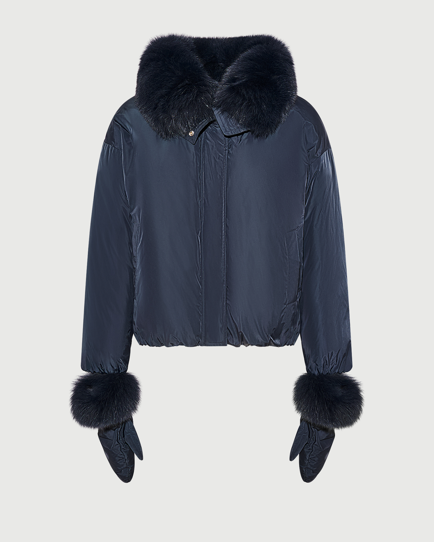 Doudoune courte en tissu technique et col amovible en fourrure de renard- Yves Salomon - Nouvelle collection Automne Hiver