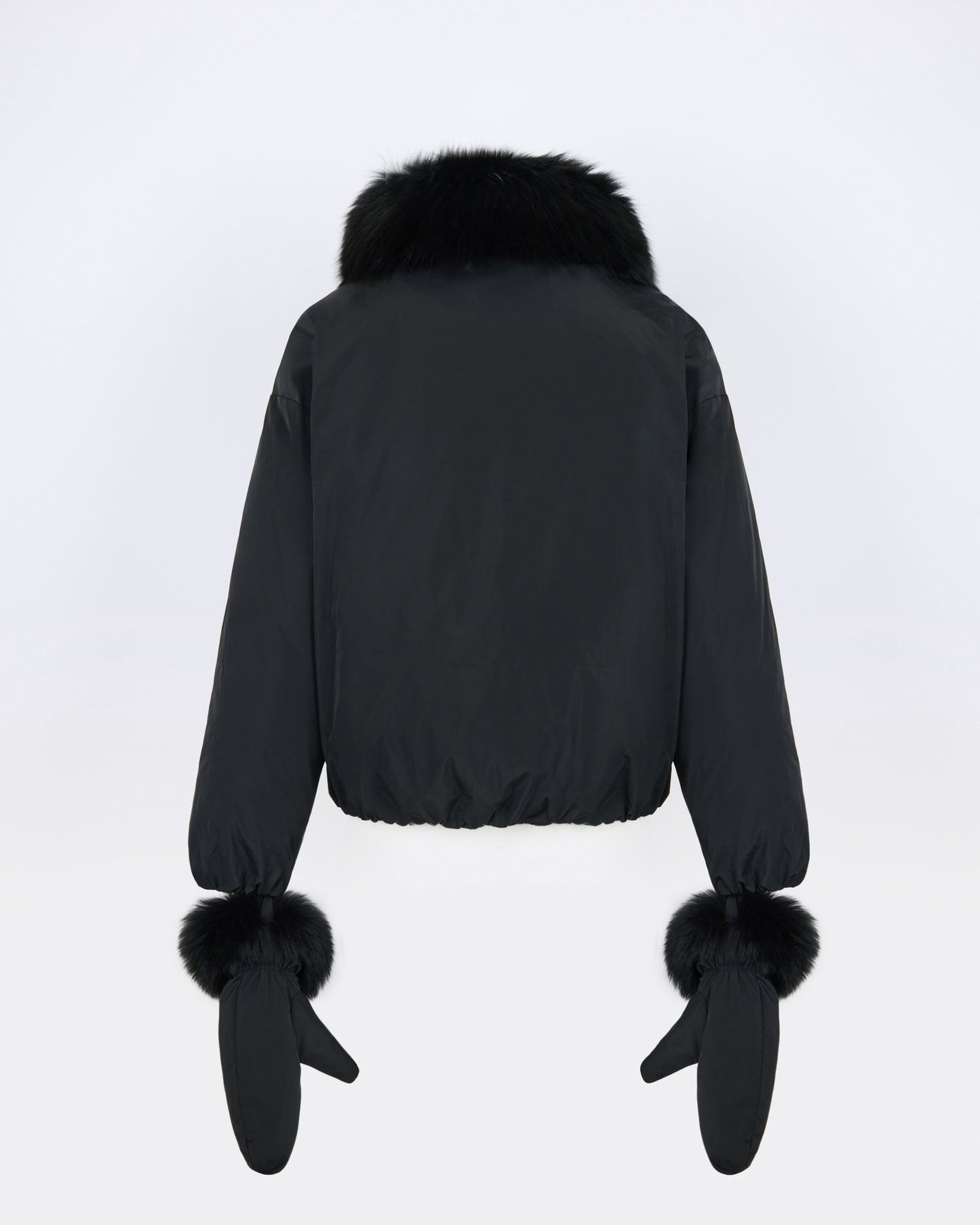 Doudoune courte en tissu technique et col amovible en fourrure de renard - Yves Salomon - Nouvelle collection Automne Hiver