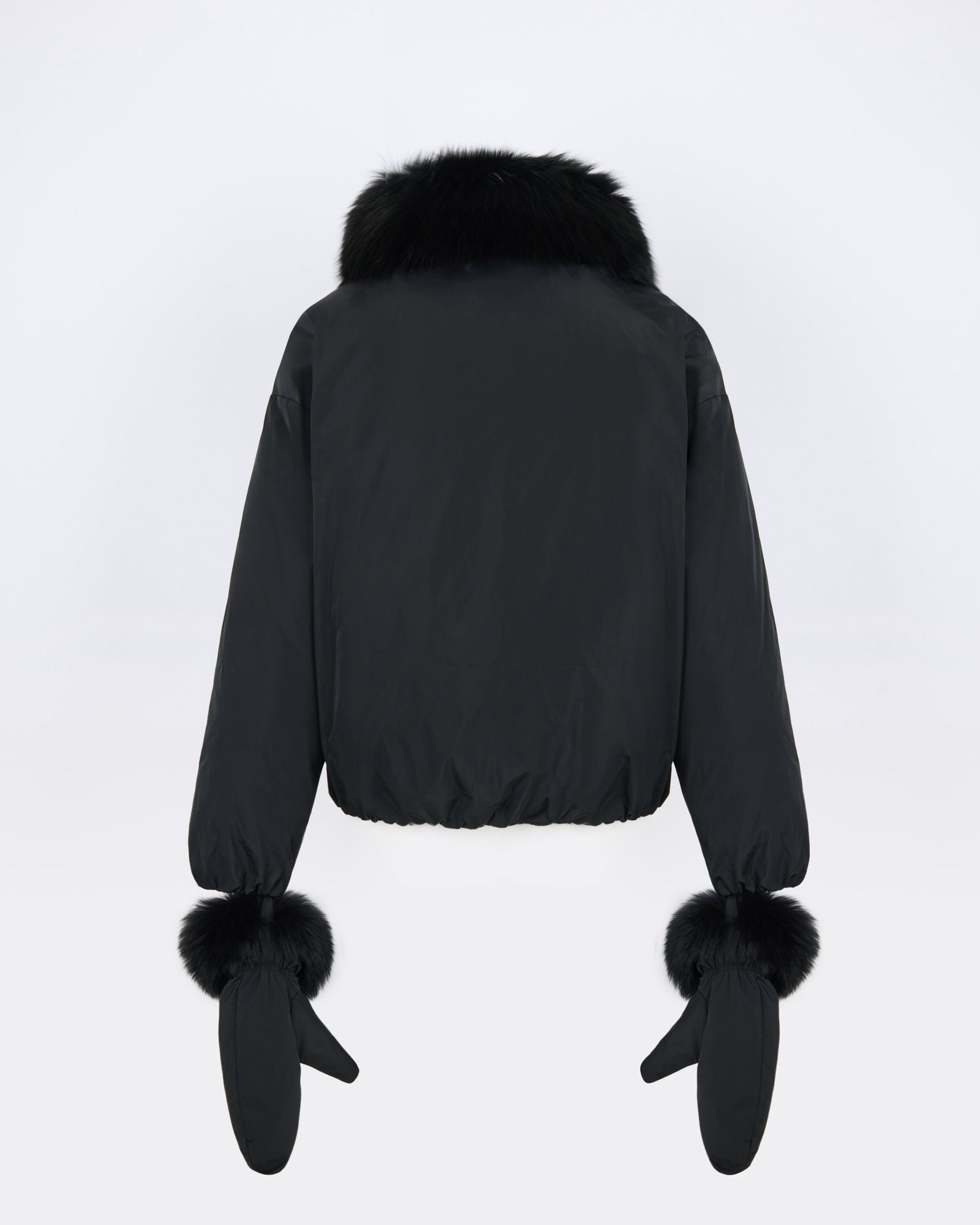 Doudoune courte en tissu technique et col amovible en fourrure de renard - Yves Salomon - Nouvelle collection Automne Hiver