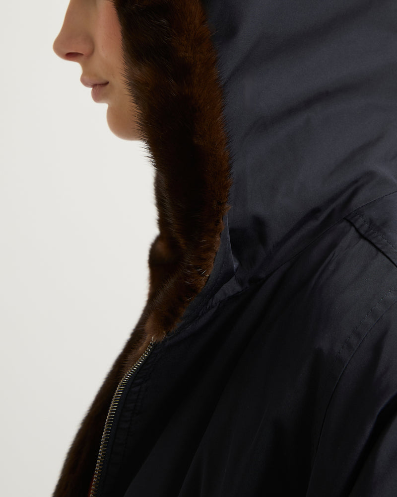 Parka esprit cape en tissu technique et fourrure de vison long poil