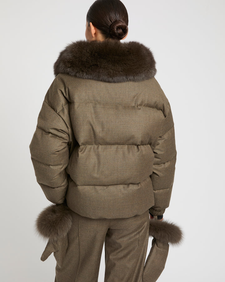 Short down jacket with detachable fox fur collar and mittens
