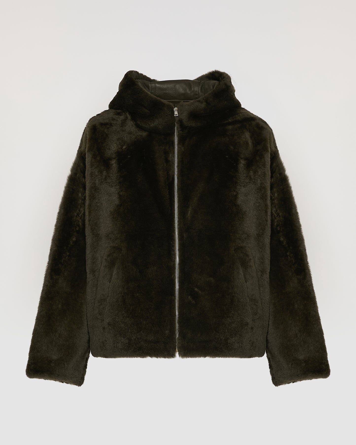 Veste à capuche en peau lainée
