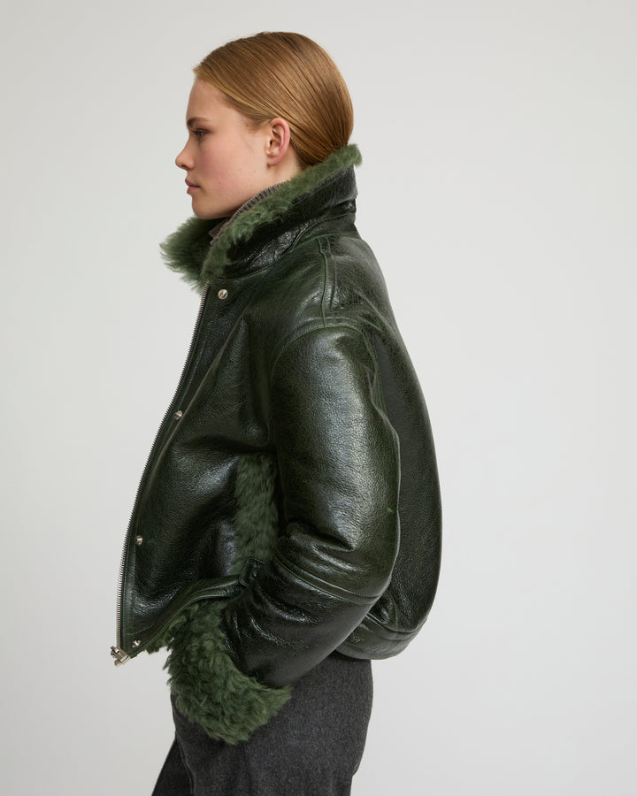 Veste courte en peau lainée d'agneau de Toscane curly avec finition vintage -Yves Salomon