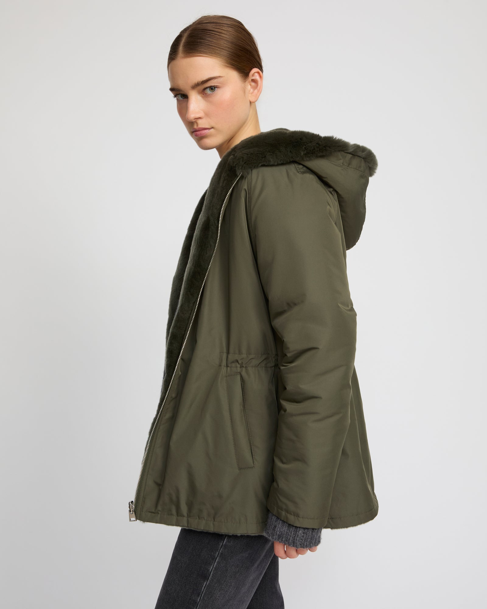 そら Dwustronna kurtka z kapturem z futra z królika rex i tkaniny