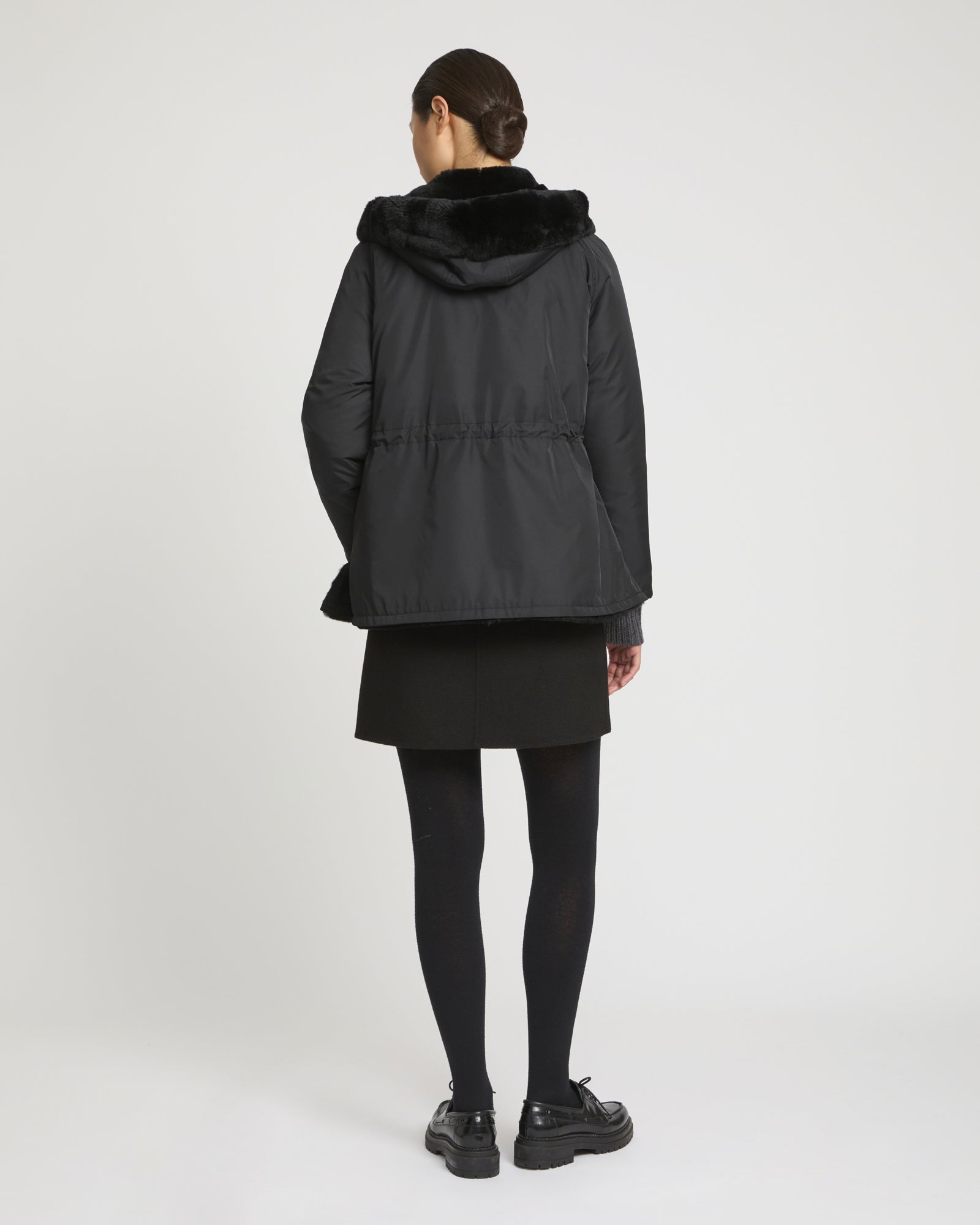 ゆら Dwustronna kurtka z kapturem z futra z królika rex i tkaniny