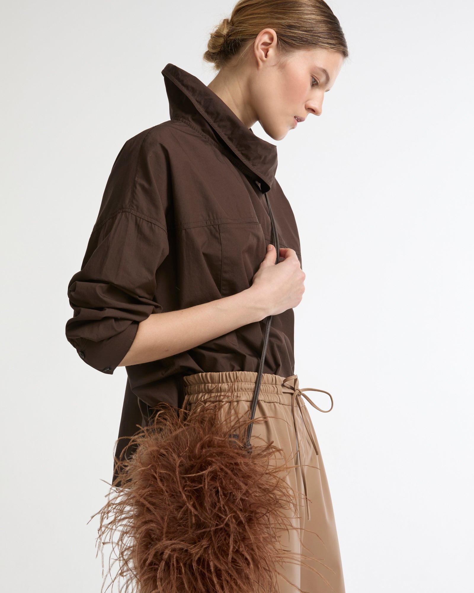 Etui de téléphone en plumes d'autruche -Yves salomon - Nouvelle collection Printemps Été