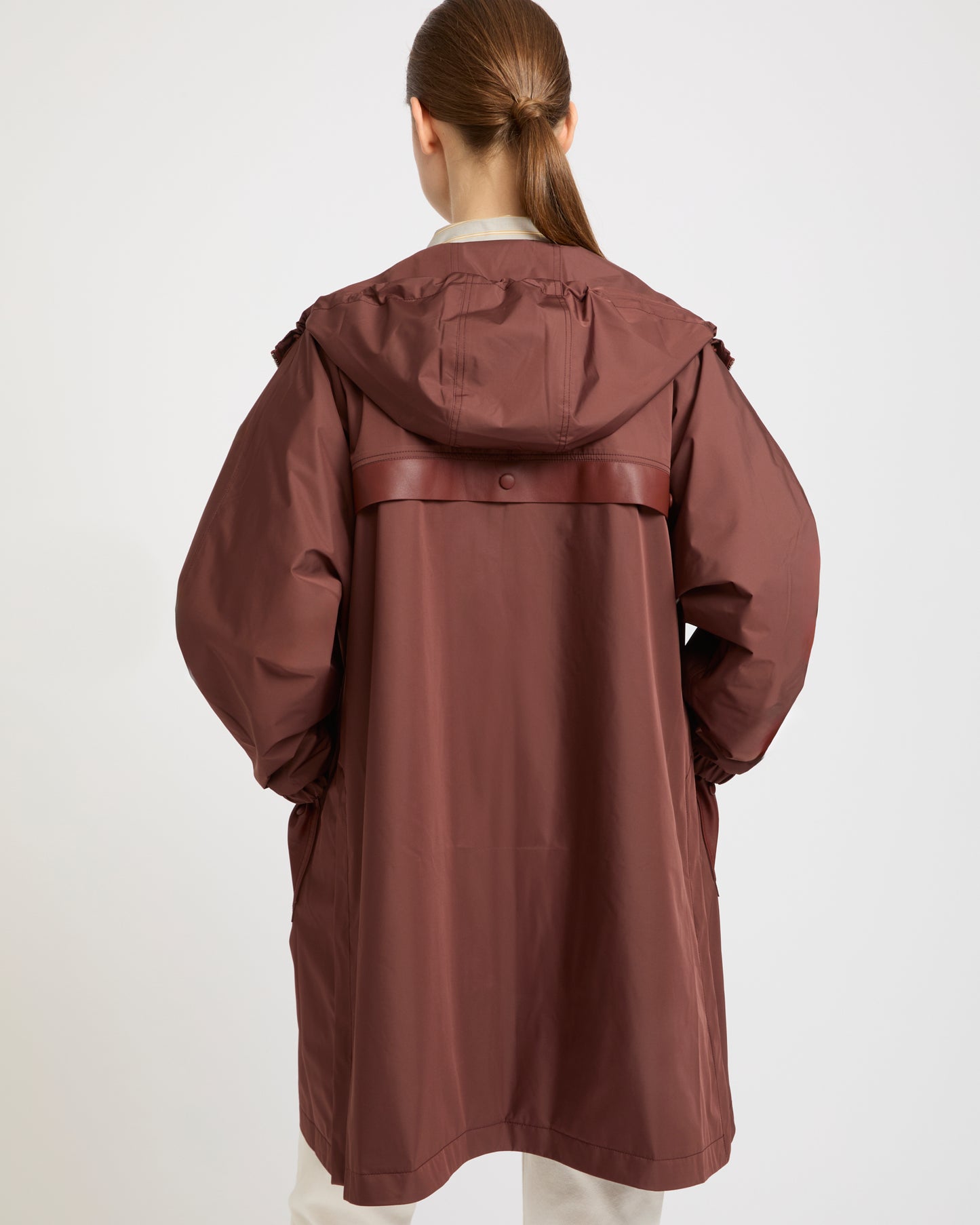 Parka à capuche en tissu technique imperméable -Yves salomon - Nouvelle collection Printemps Été