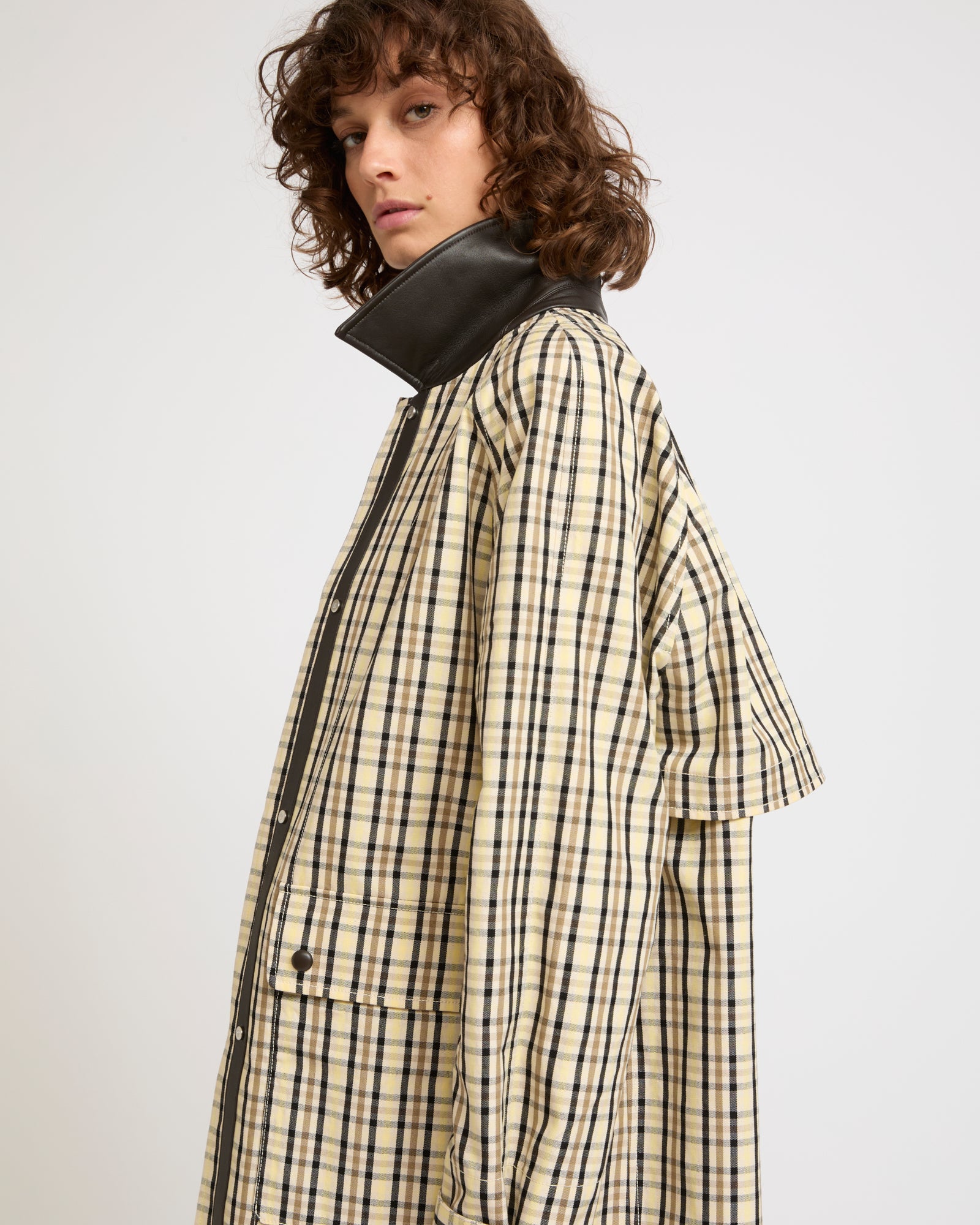 Parka en tissu jacquard motif carreaux avec col en cuir -Yves salomon - Nouvelle collection Printemps Été