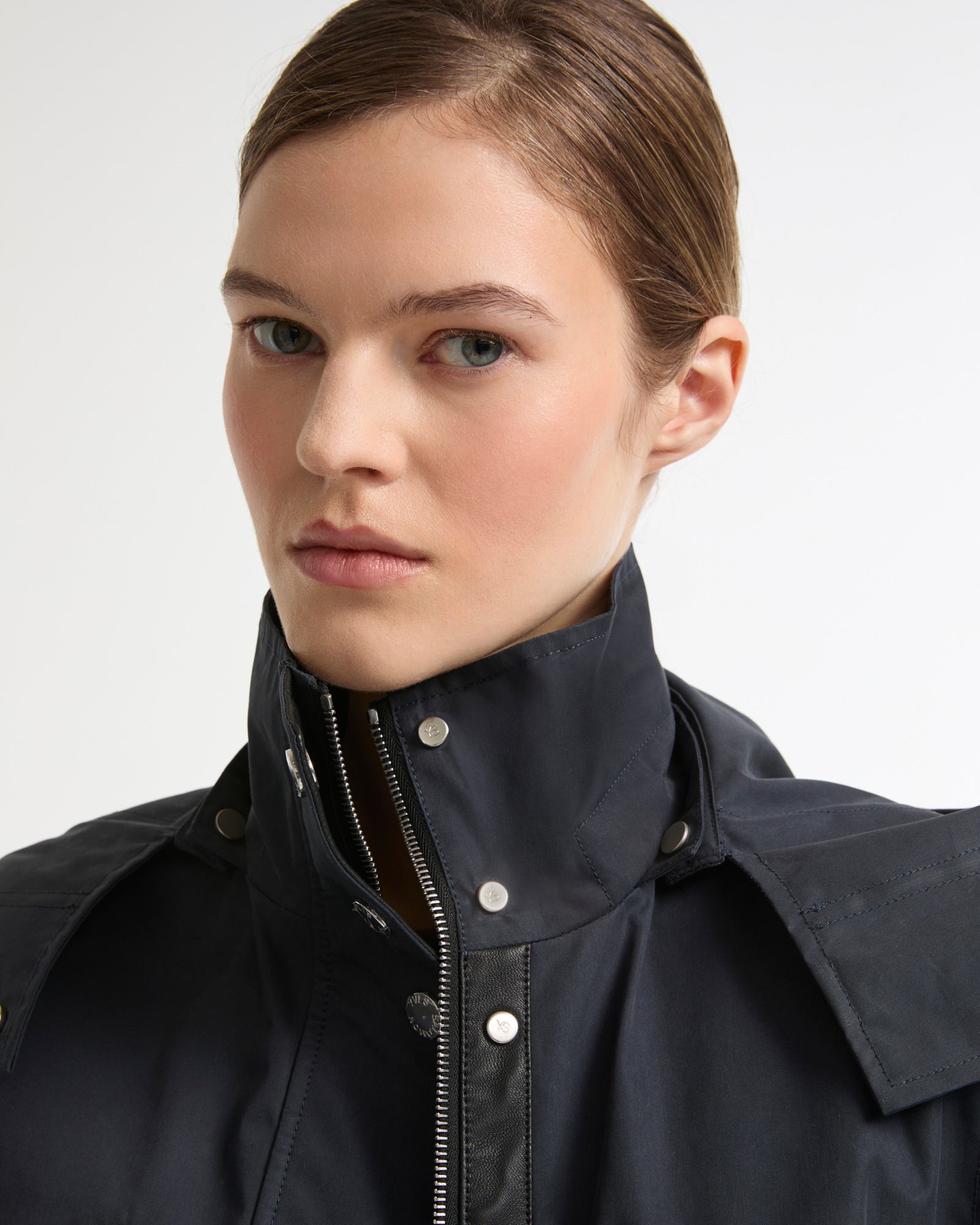 Parka saharienne en coton mélangé et cuir imperméable -Yves salomon - Nouvelle collection Printemps Été