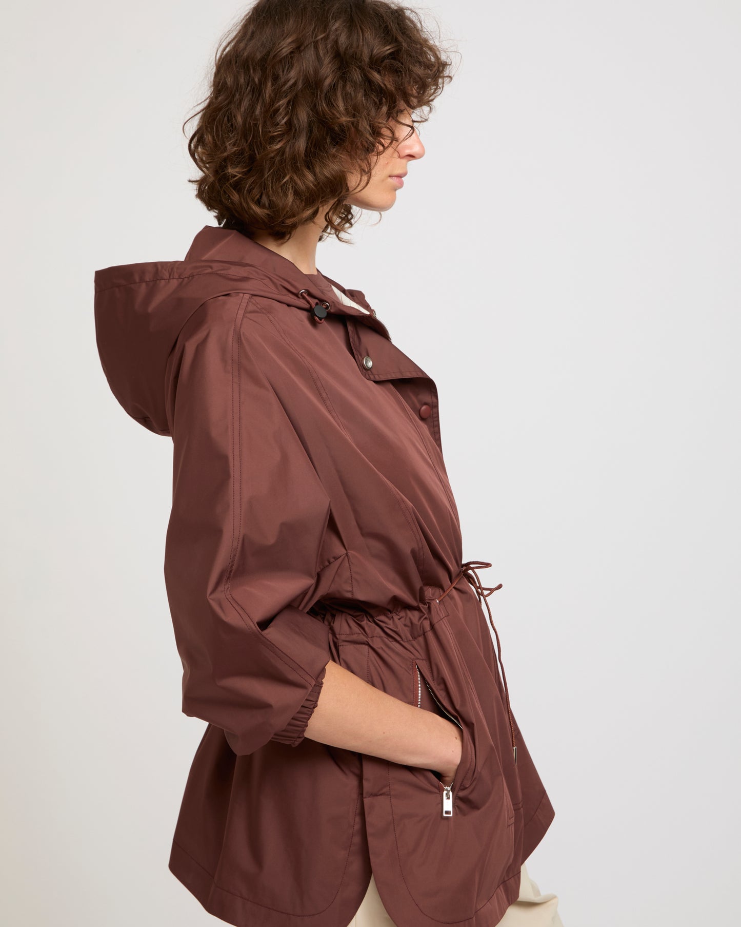 Parka cape en tissu technique imperméable -Yves salomon - Nouvelle collection Printemps Été