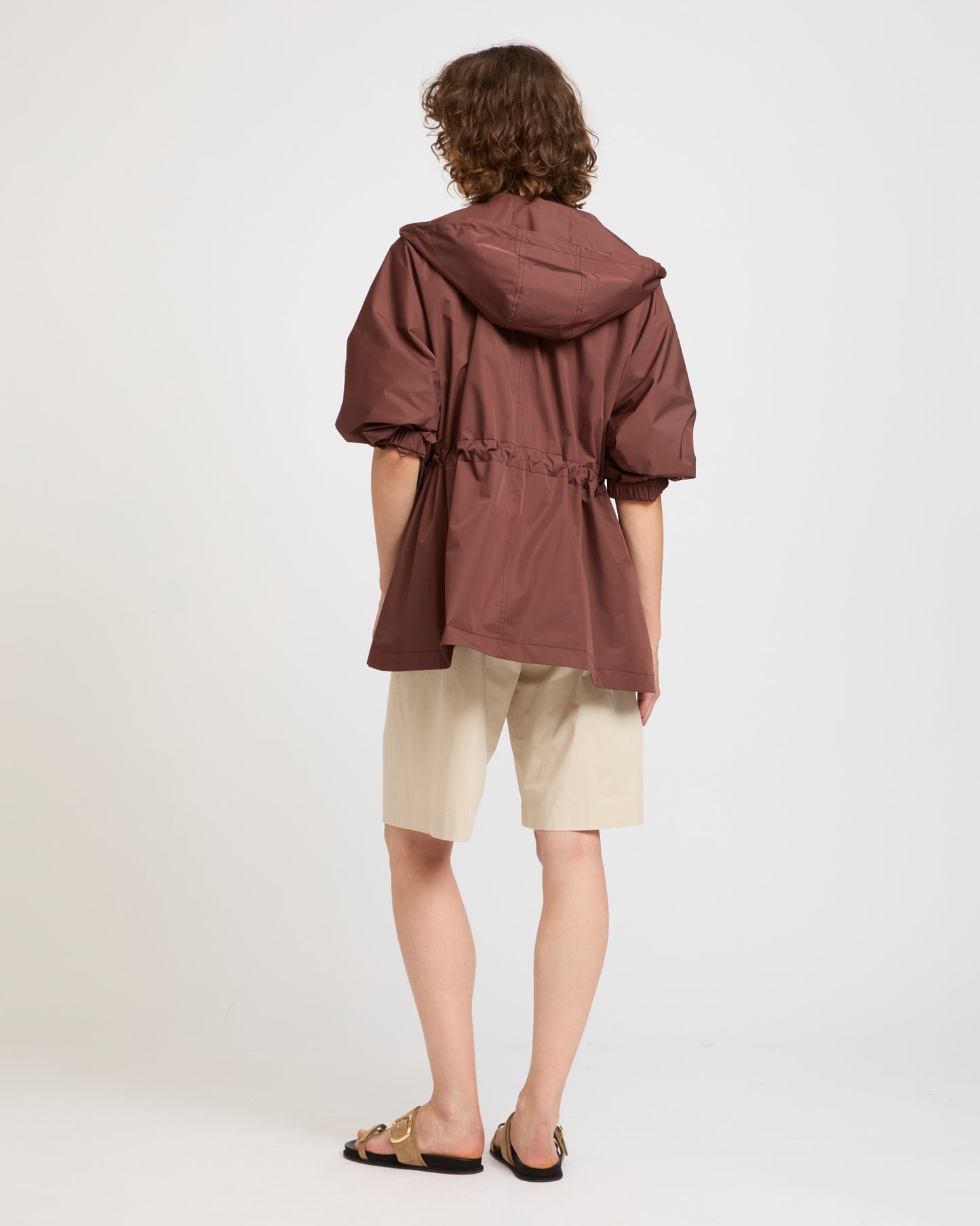 Parka cape en tissu technique imperméable -Yves salomon - Nouvelle collection Printemps Été