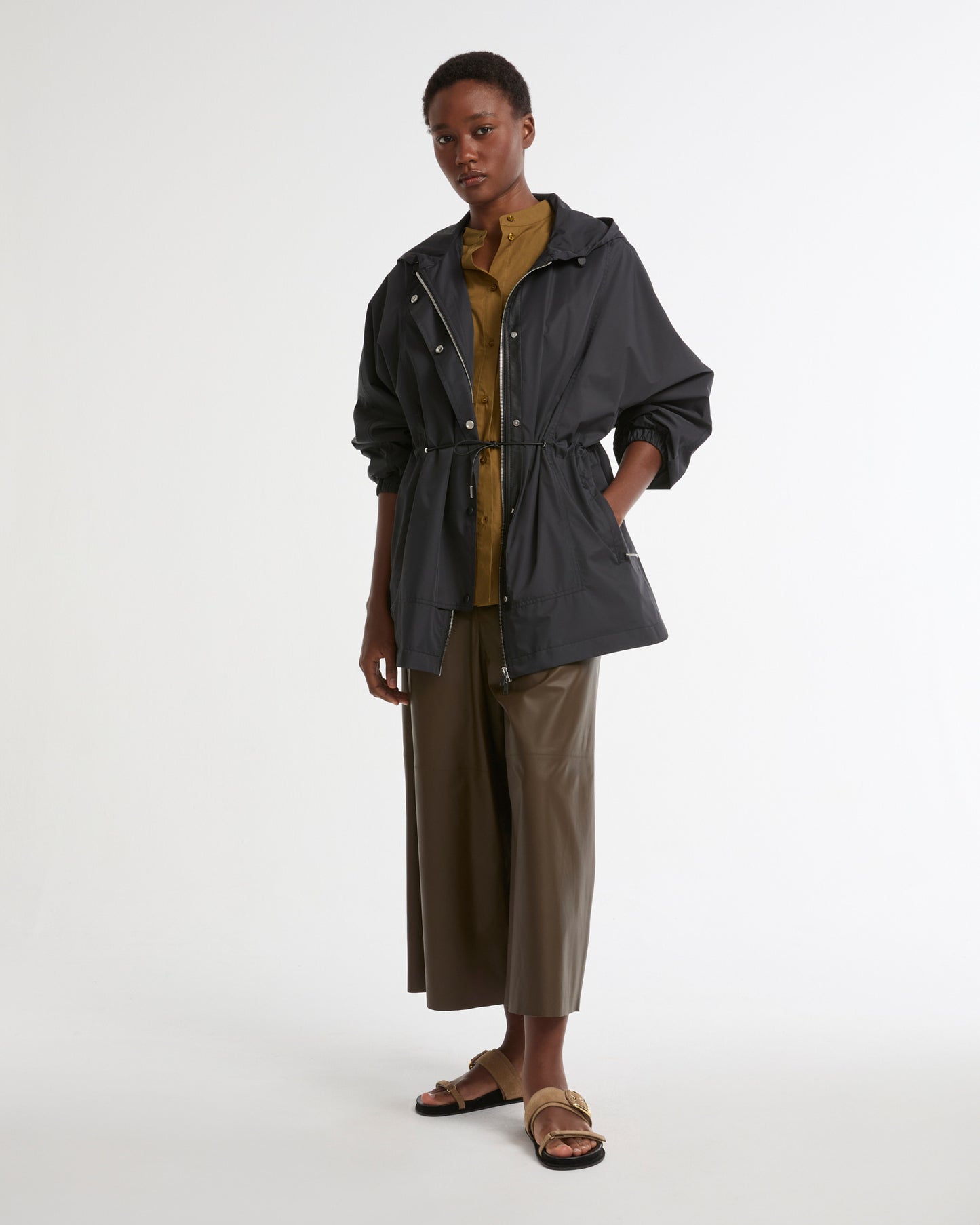 Parka cape en tissu technique waterproof -Yves salomon - Nouvelle collection Printemps Été